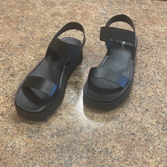 BAMBOO Platform Sandals Black Womens Size 10 Toe And Ankle Straps - Picture 3 of 12